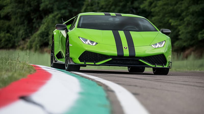 Lamborghini Huracan gets sharp new factory appearance kits